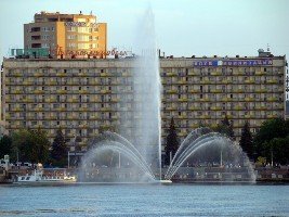 Руководство гостиницы «Днепропетровск» подписало контракт с официальным агентством УЕФА по размещению Евро-2012 «TUI Travel»