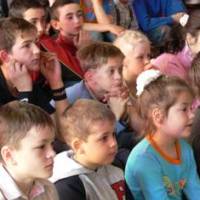Праздник на теплоходе для малообеспеченных детей Днепропетровска