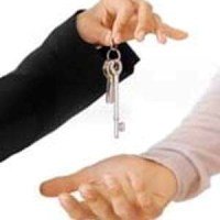 Виктор Бондарь вручил 10 сотрудникам СБУ ключи от квартир