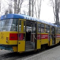 В Днепропетровске 61-летней женщине трамвай отрезал обе ноги