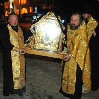 Впервые в Днепропетровске «плачущая» икона Божией Матери «Умиление»