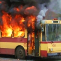 В Днепропетровске на Новом мосту в считанные минуты сгорел троллейбус
