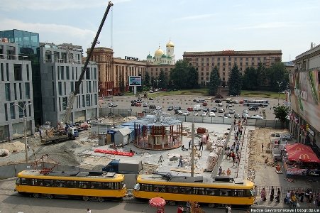 28 июня в  Днепропетровске откроют карусель возле ЦУМа