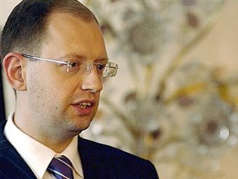 Арсений Яценюк призвал Россию перестать «торговать воздухом»