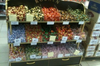 Беларусь остановила поставку украинских конфет на территорию республики